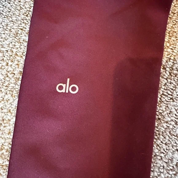 Alo Airbrush Tech Lift High Waist Leggings | Black Cherry | Small - Picture 6 of 8